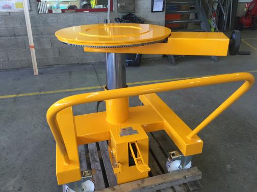 rolling cart with hydraulic elevator table  - SULZER