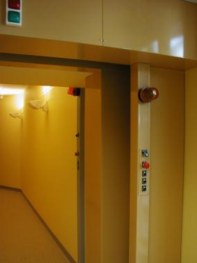 SUISSE - Porte coulissante. SUISSE - Porte coulissante.
